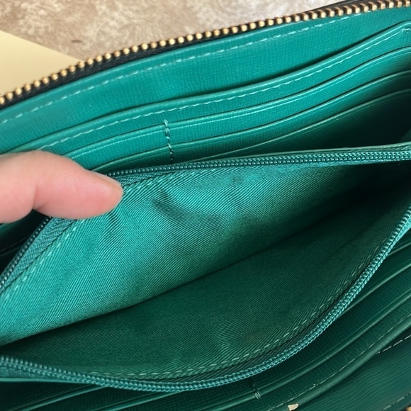 Brand New Fossil Genuine Leather Black Zip Around Wristlet Wallet Teal Interior - Picture 12 of 15